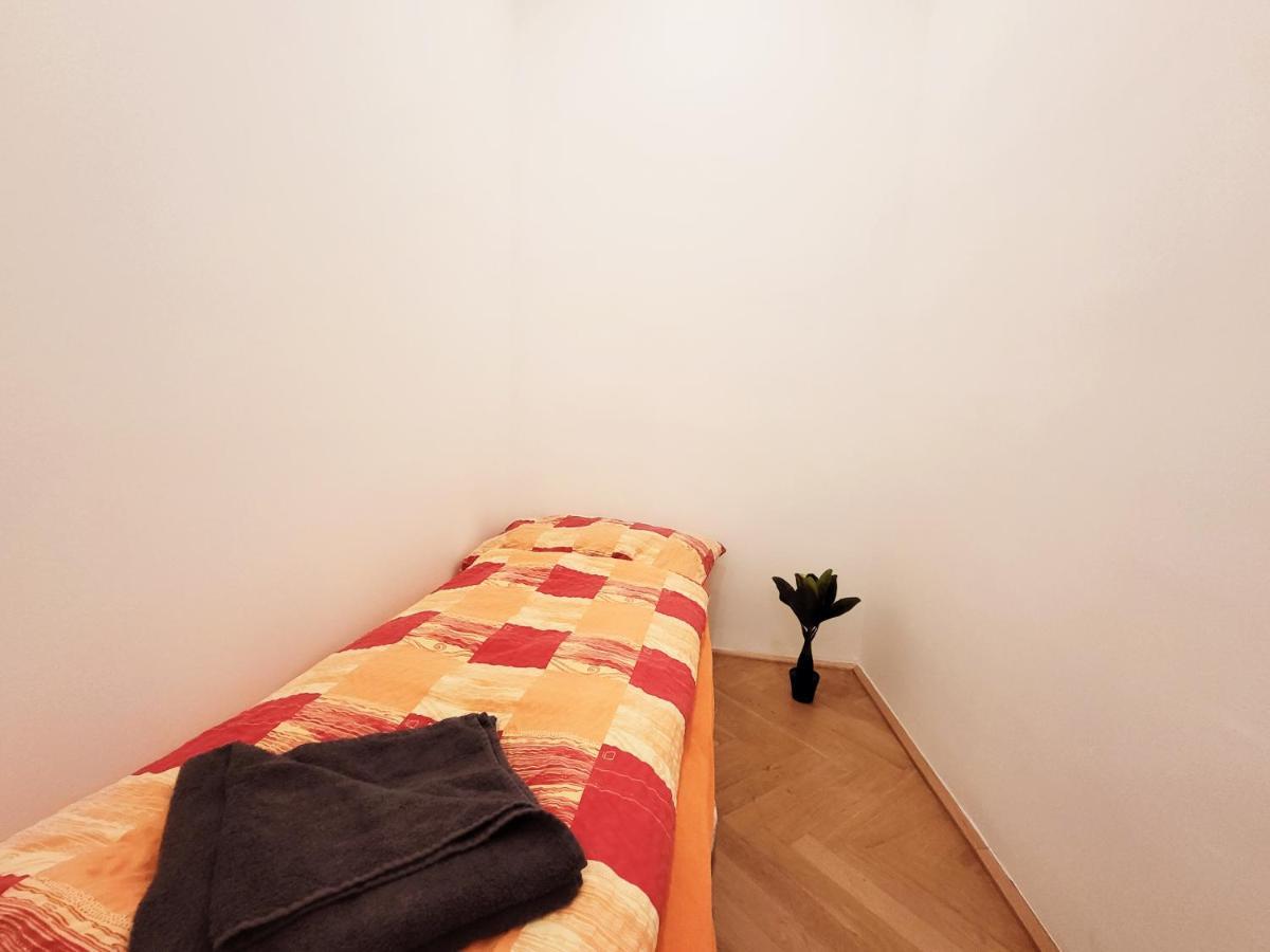 Donaufelder City Apartment Вена Экстерьер фото